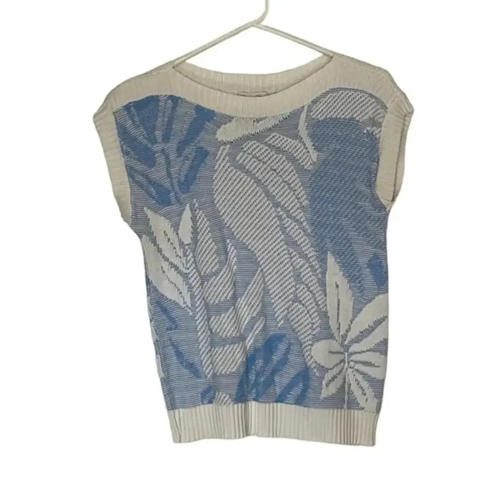 Vintage Carriage Court Knitted‎ Baby Blue/White Vest Made in the USA